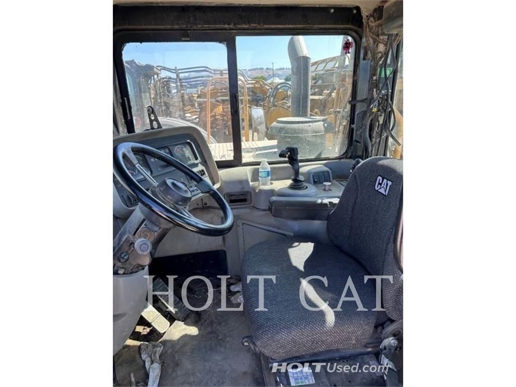 CAT 623G Skrobaki