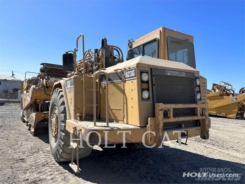 CAT 623G Skrobaki