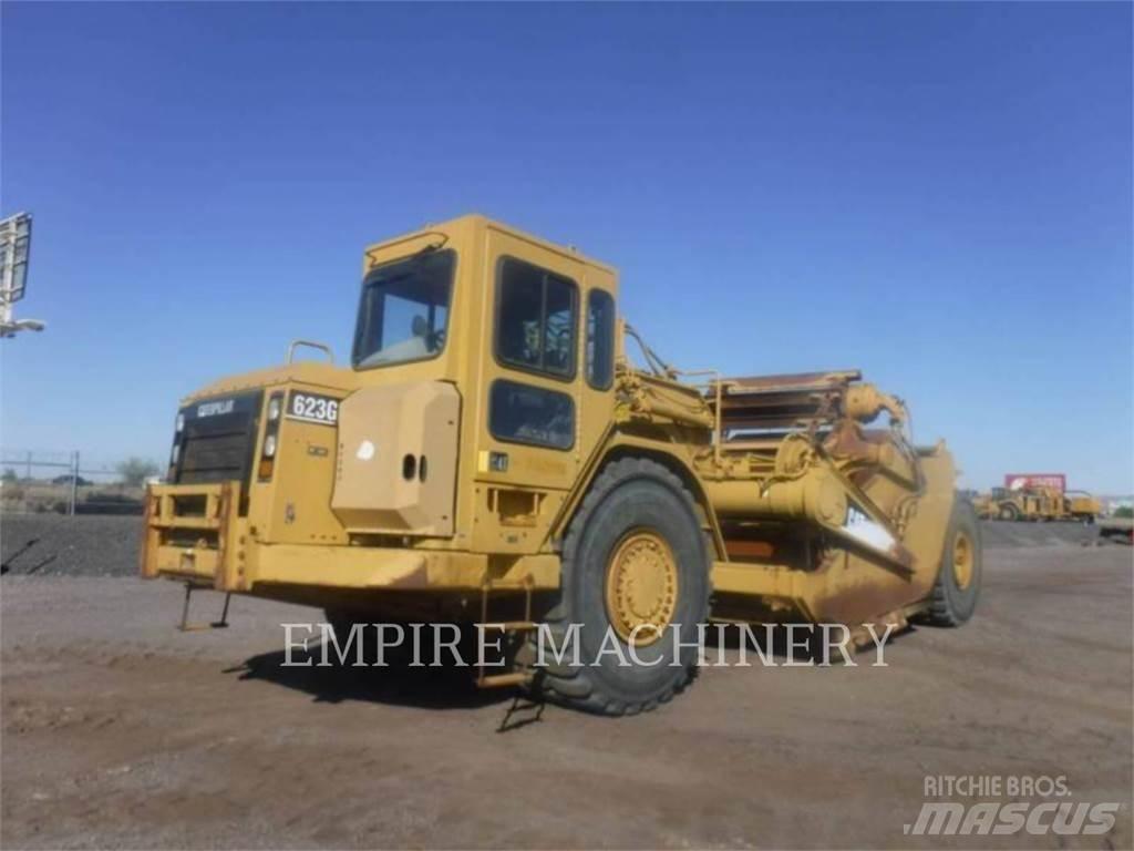 CAT 623G Skrobaki