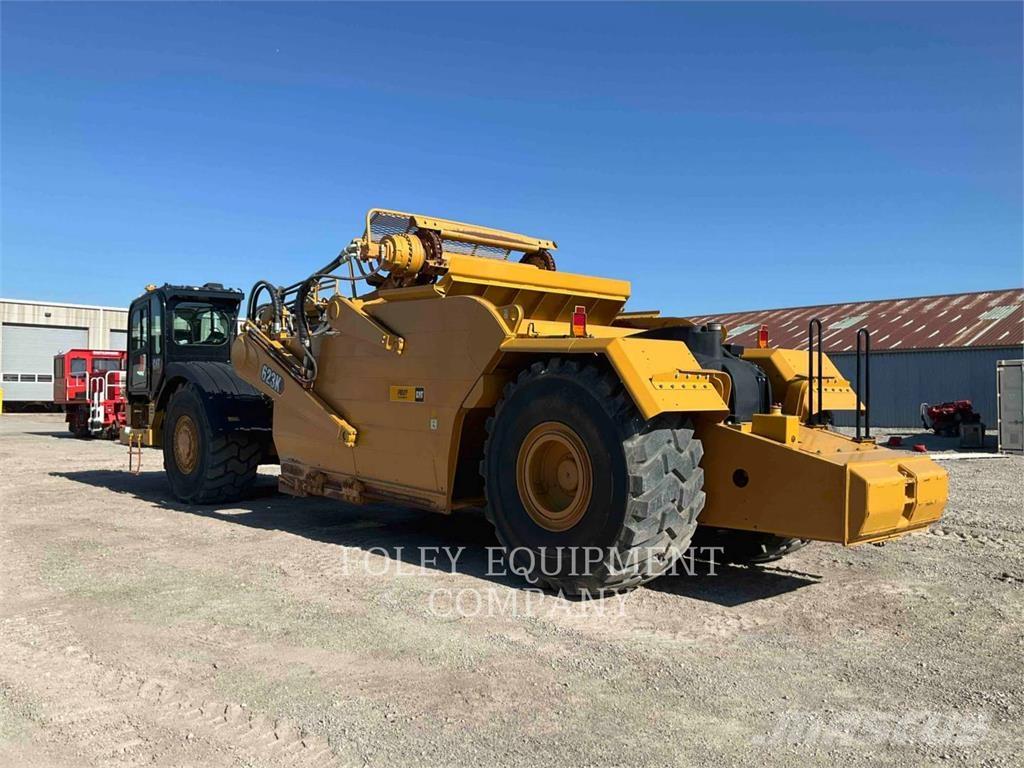 CAT 623K Skrobaki
