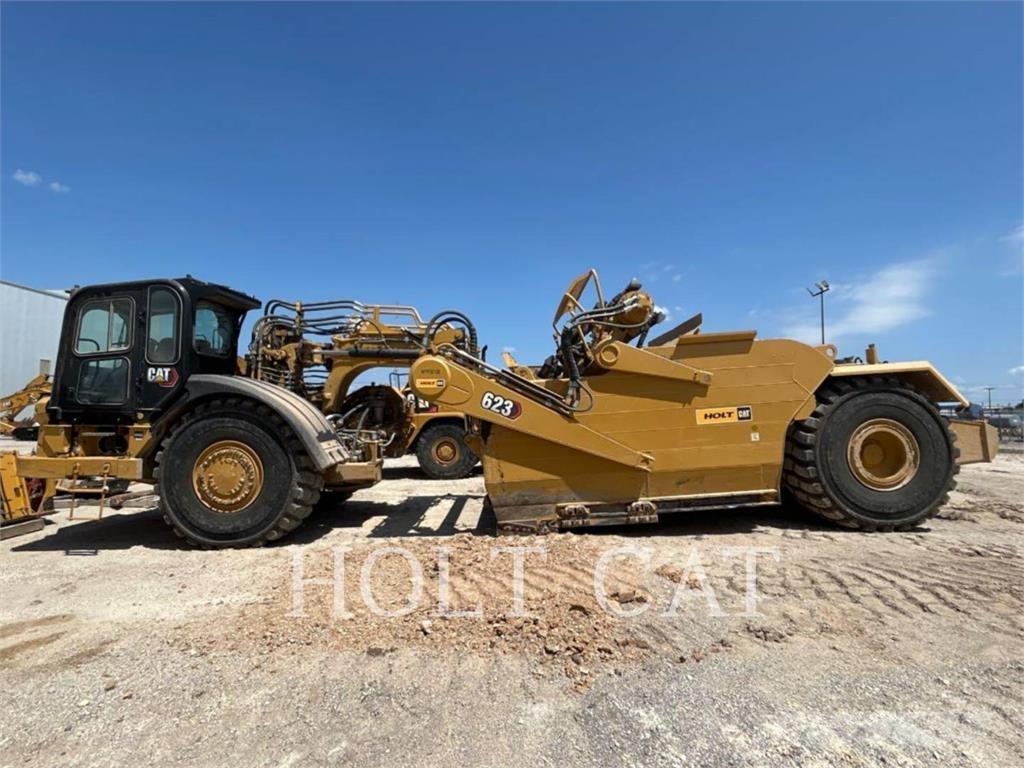 CAT 623K Skrobaki