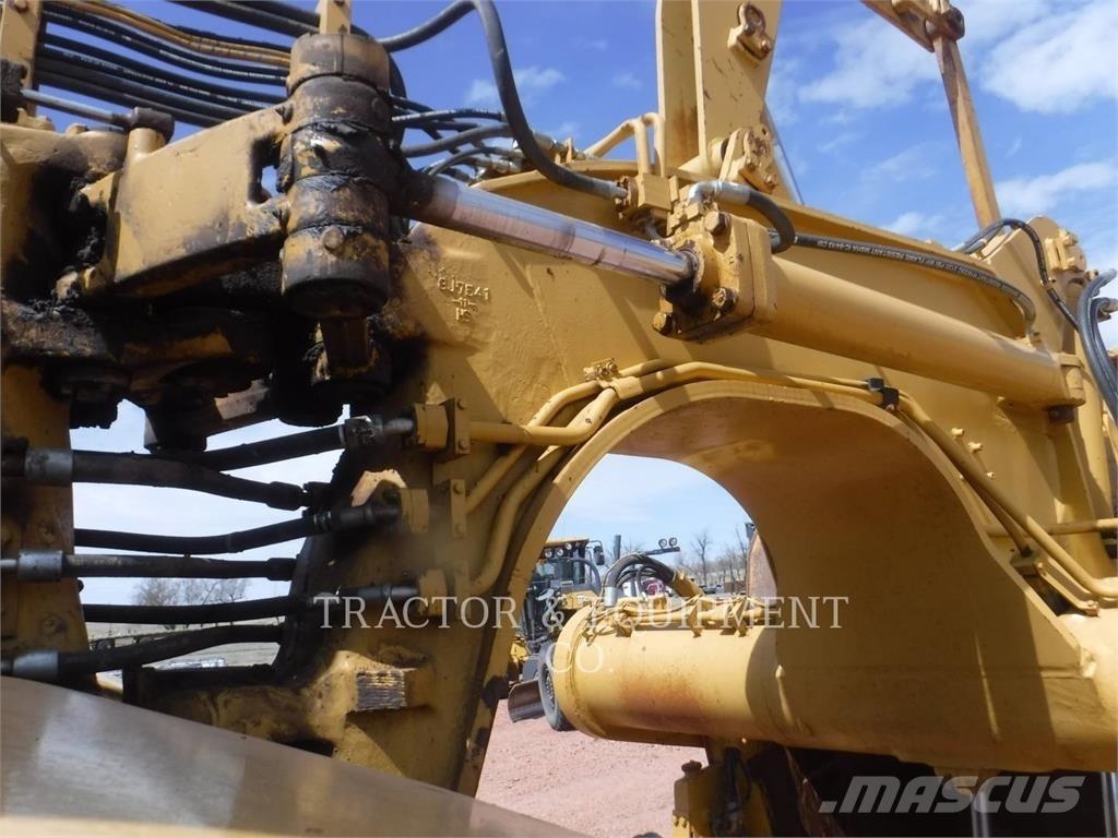 CAT 627B Skrobaki