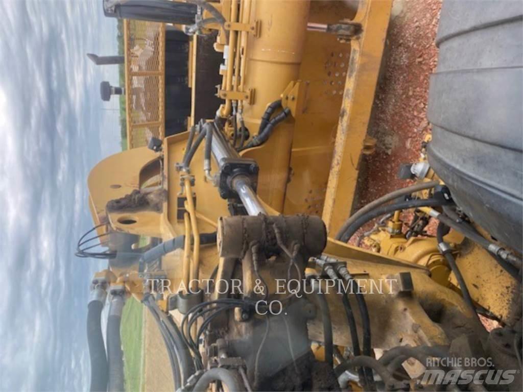 CAT 627H Skrobaki