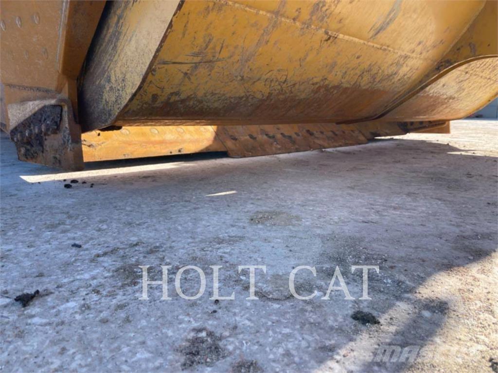 CAT 631 Skrobaki