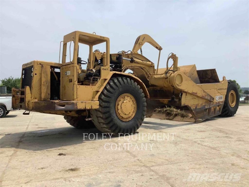 CAT 631D Skrobaki