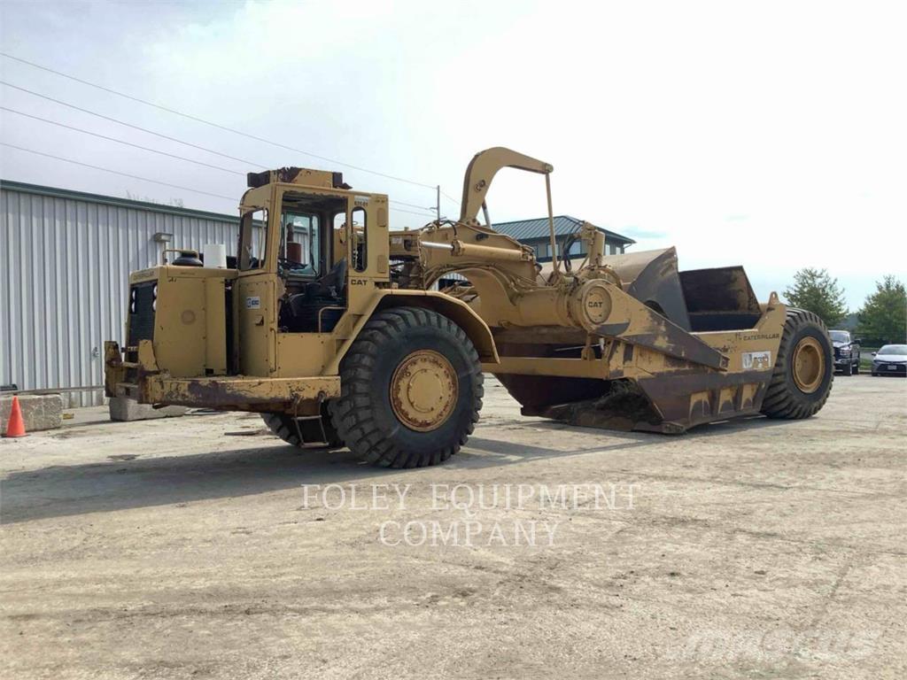 CAT 631D Skrobaki