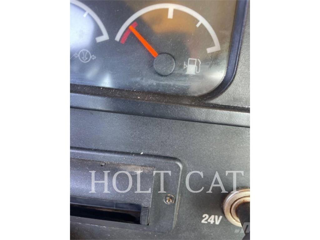 CAT 631G Skrobaki