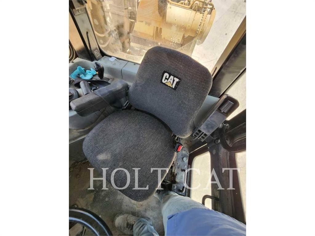 CAT 631G Skrobaki