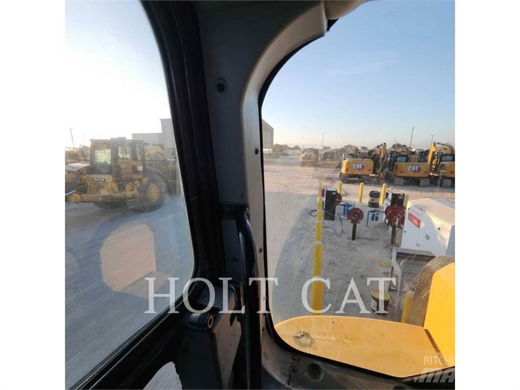 CAT 631K Skrobaki