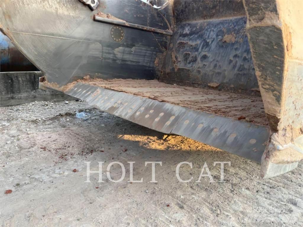 CAT 631K Skrobaki
