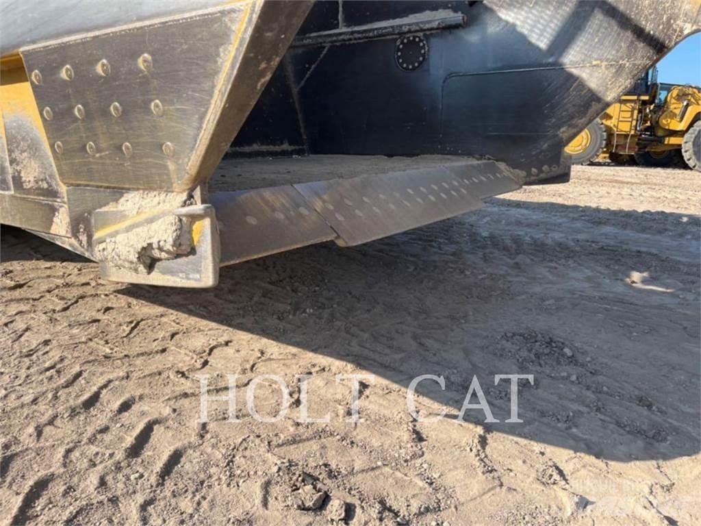 CAT 631K Skrobaki