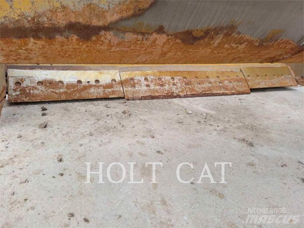 CAT 631K Skrobaki