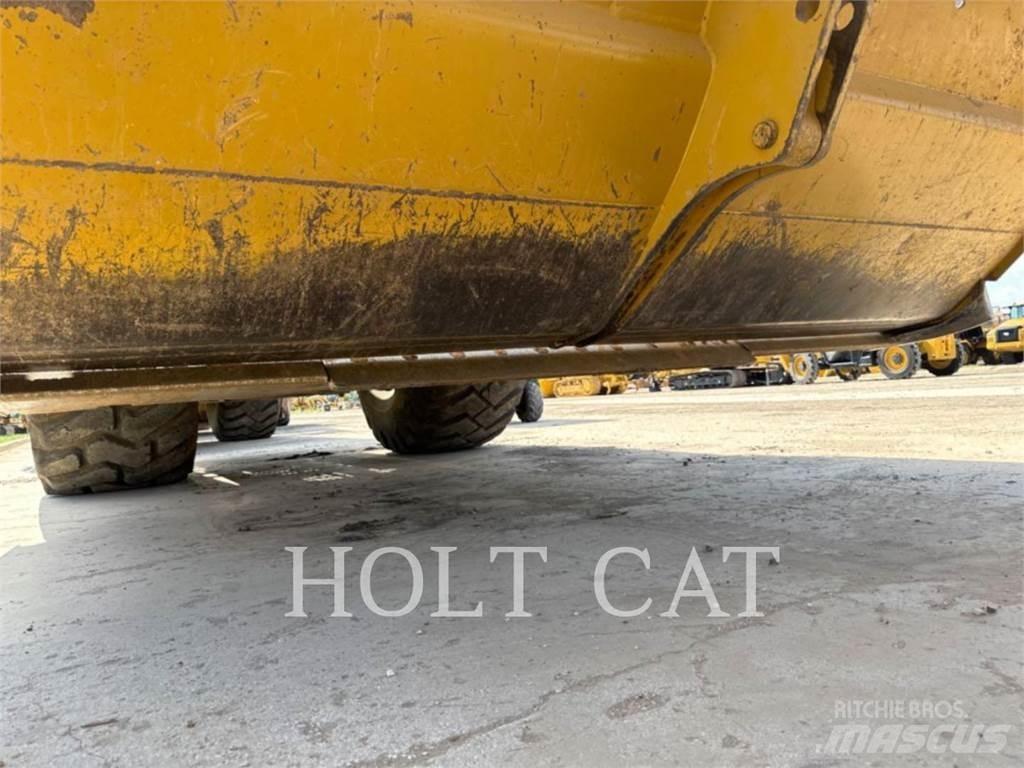 CAT 631K Skrobaki