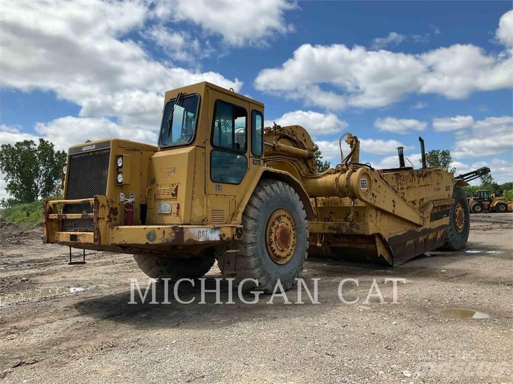 CAT 637E Skrobaki