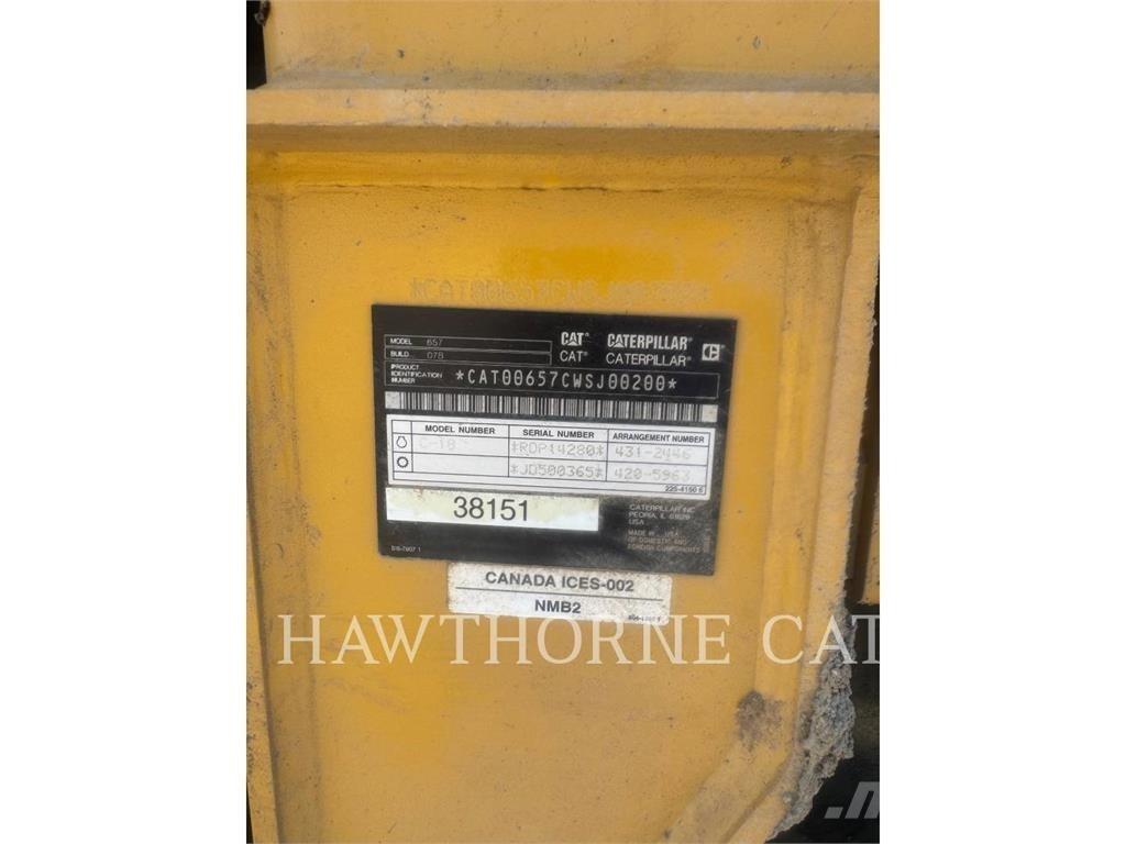 CAT 657 Skrobaki