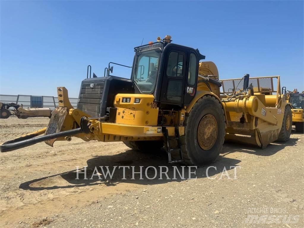 CAT 657 Skrobaki