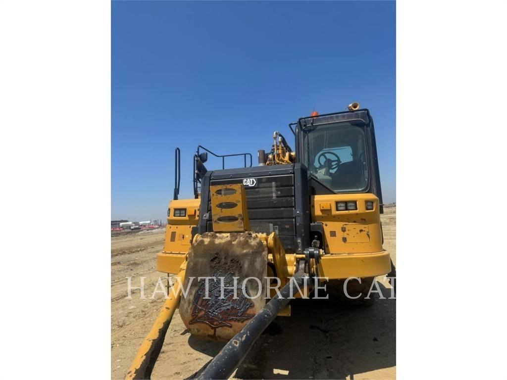CAT 657 Skrobaki