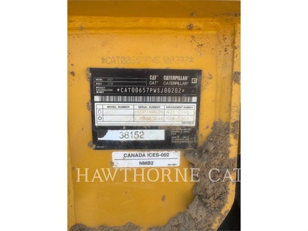 CAT 657 Skrobaki
