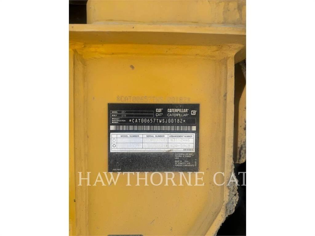 CAT 657 Skrobaki