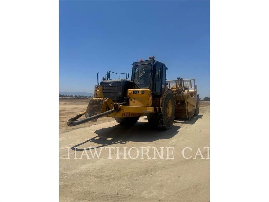 CAT 657 Skrobaki