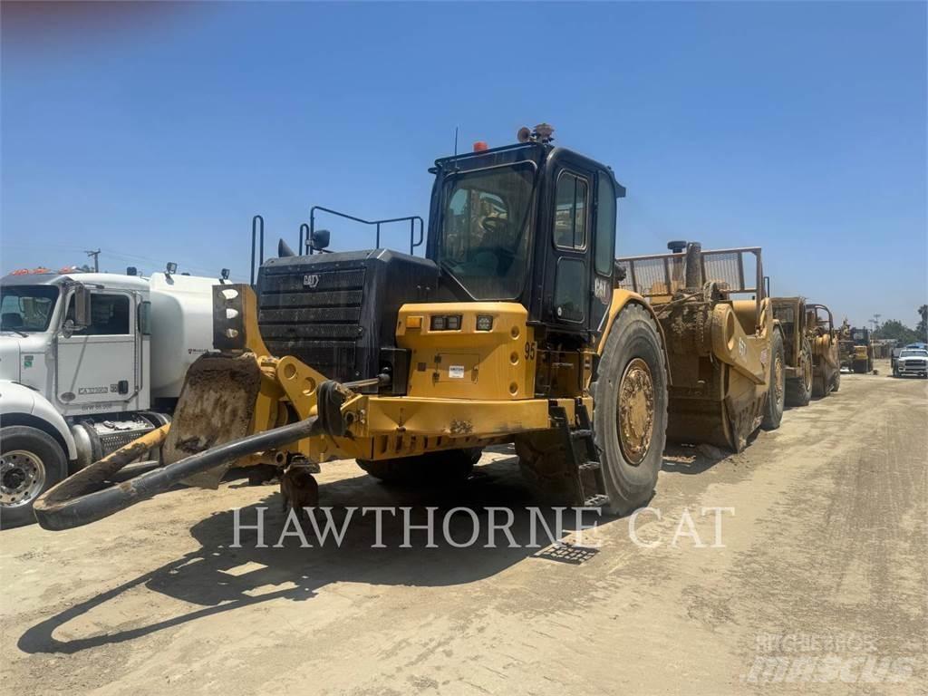 CAT 657 Skrobaki