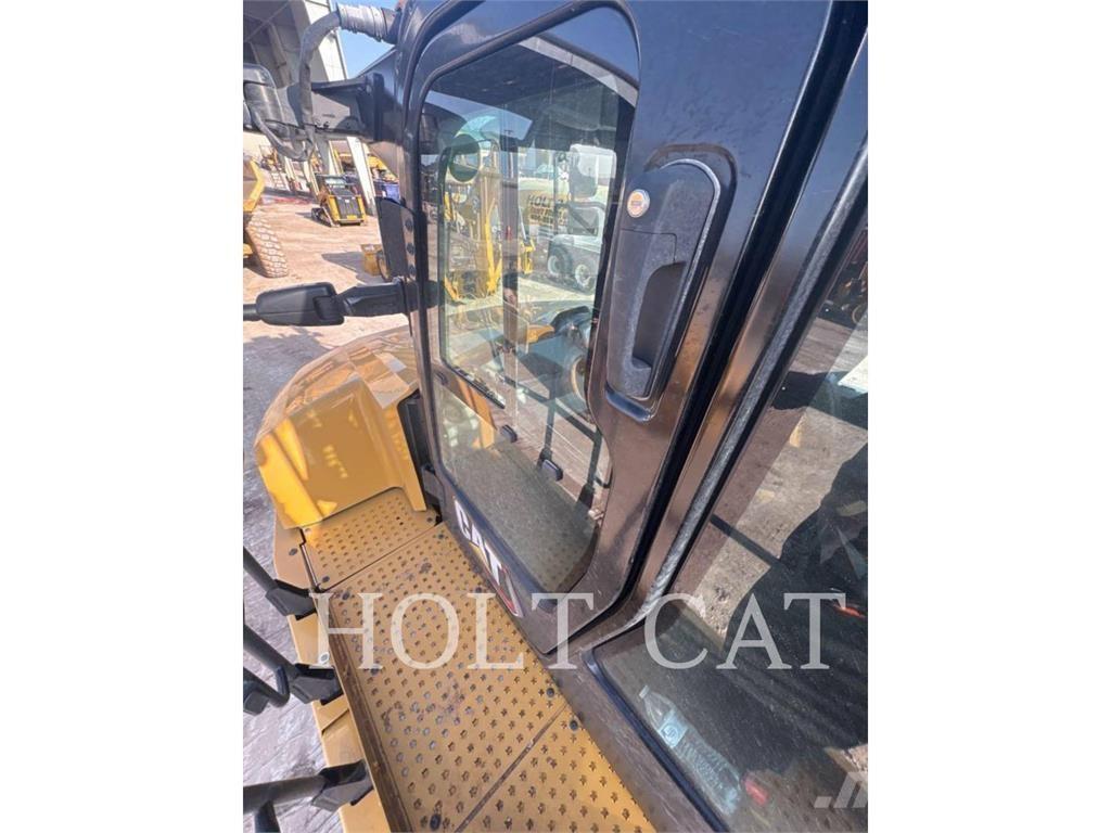 CAT 725 Wozidła przegubowe