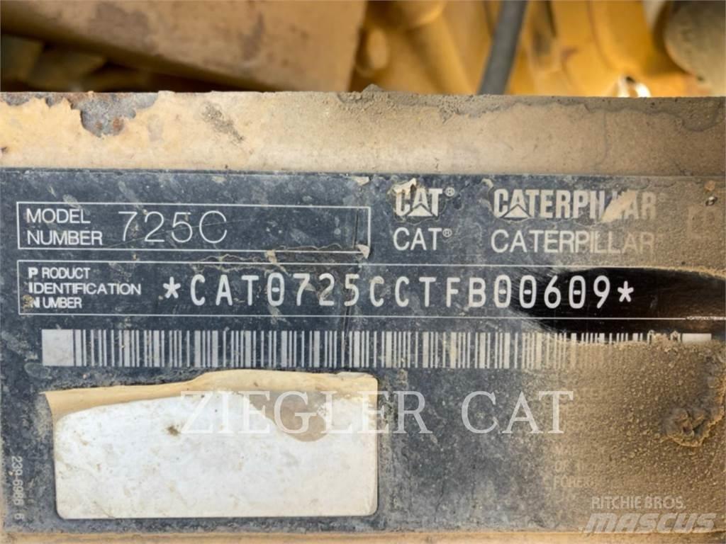 CAT 725CWT Cysterna
