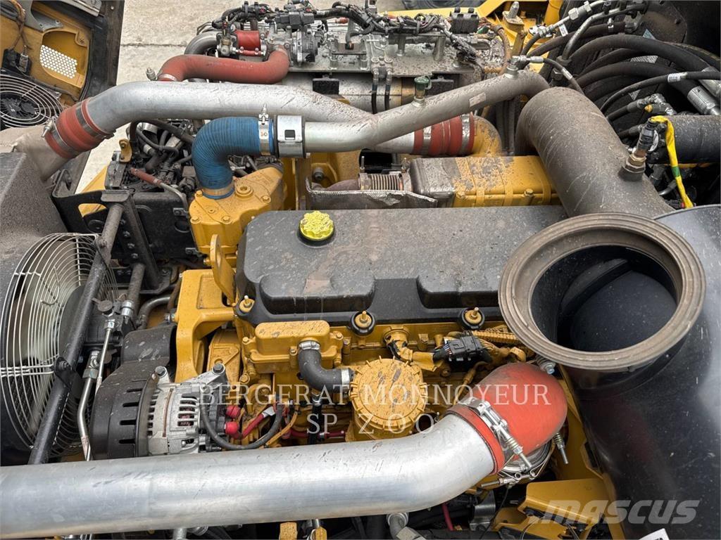 CAT 730 Wozidła przegubowe