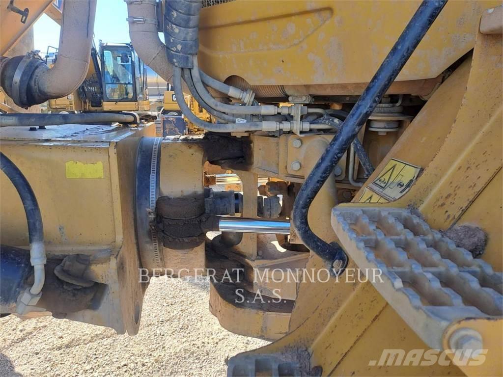 CAT 730 Wozidła przegubowe