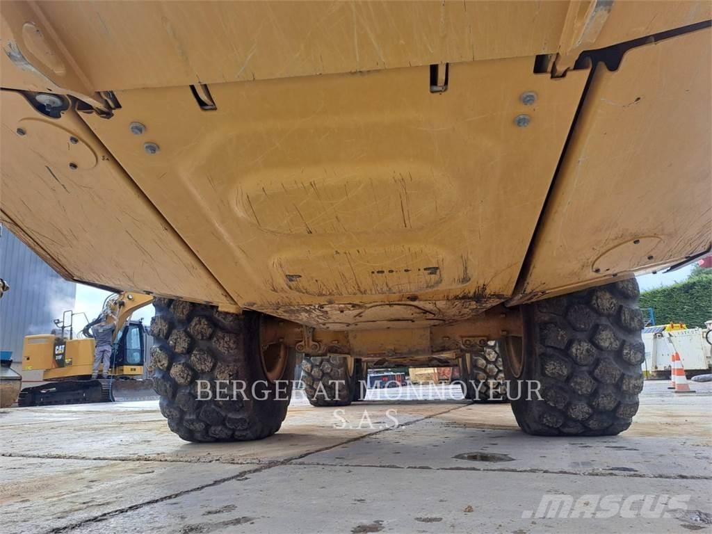 CAT 730 Wozidła przegubowe