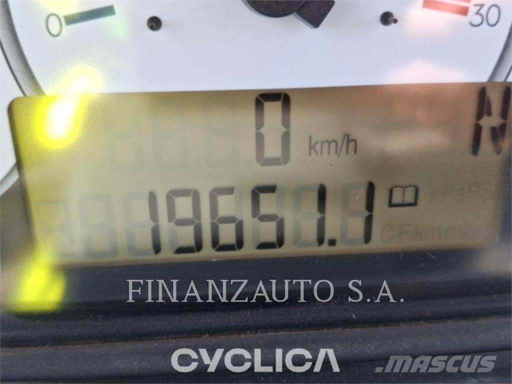 CAT 740 Wozidła przegubowe