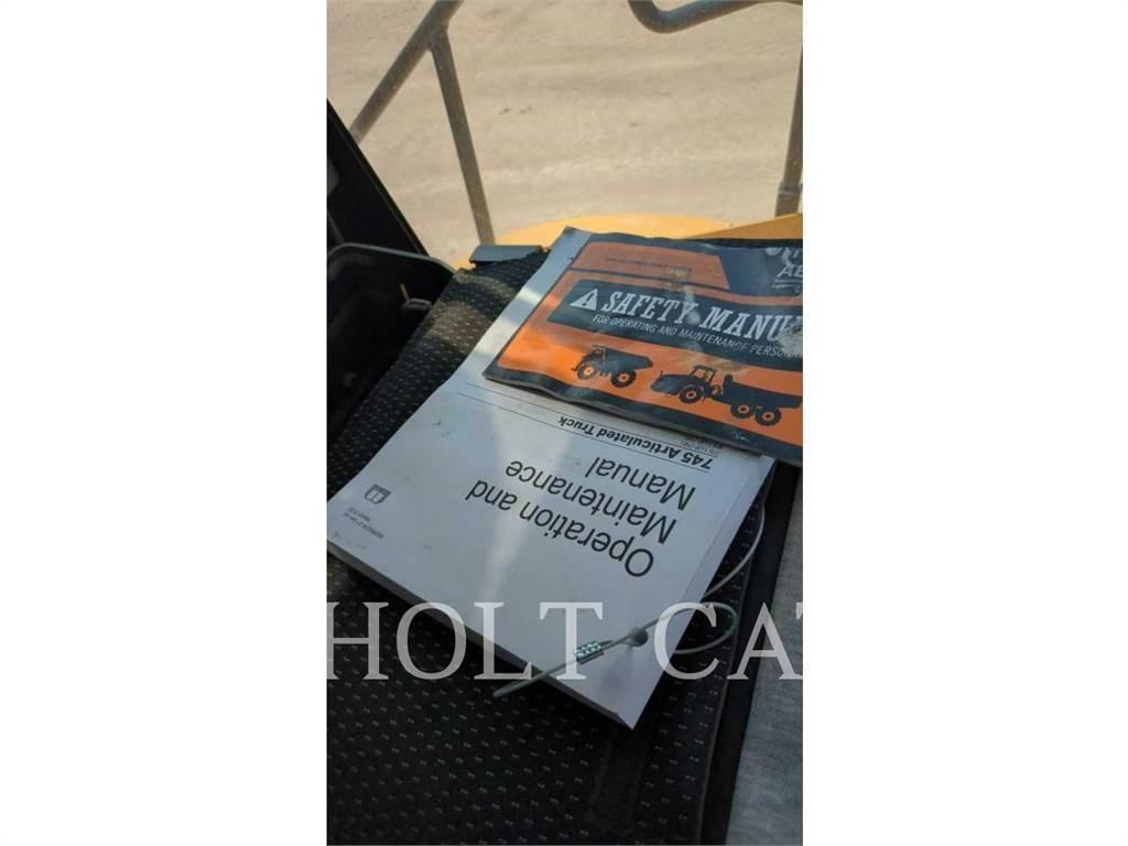 CAT 745 Wozidła przegubowe