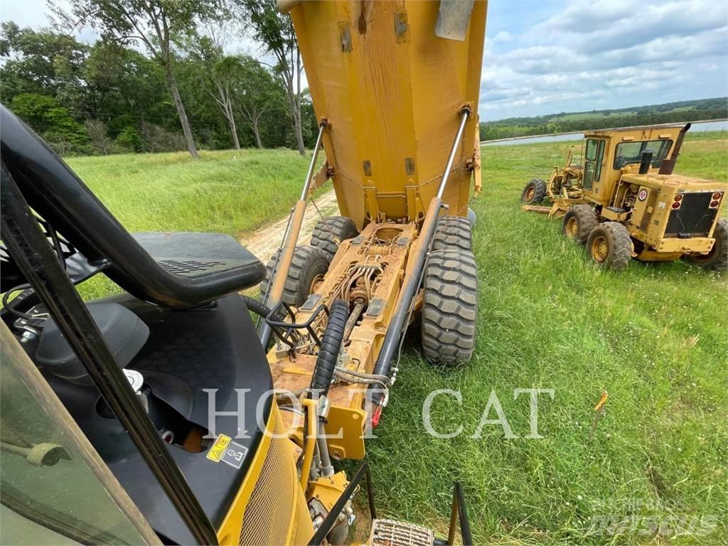 CAT 745-04 Wozidła przegubowe