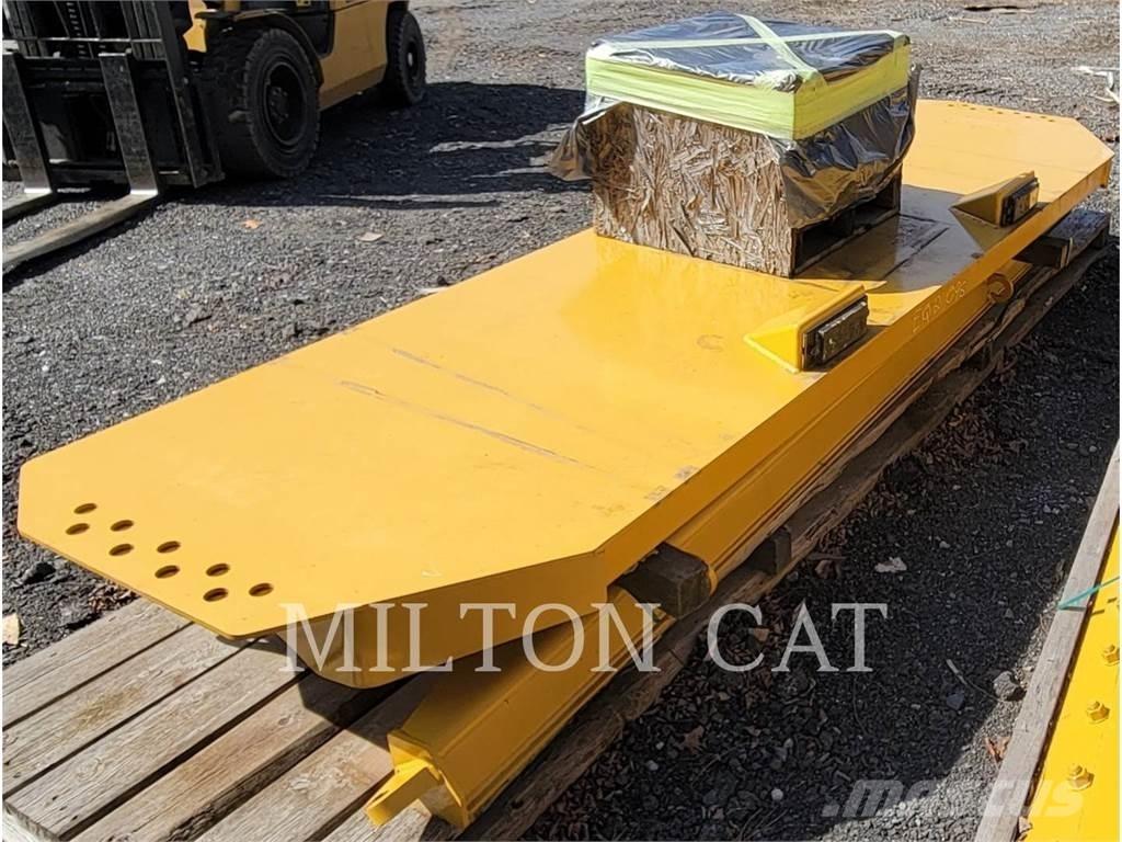 CAT 745 TAILGATE Ramy i zawieszenie