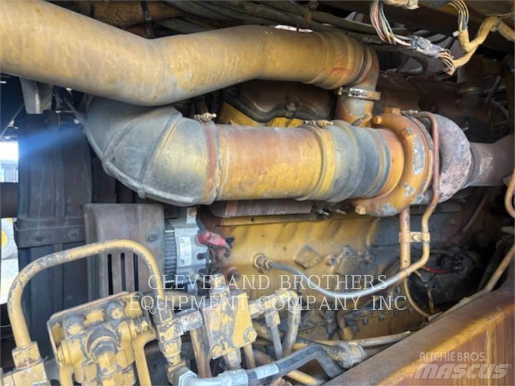CAT 775F Polewaczki