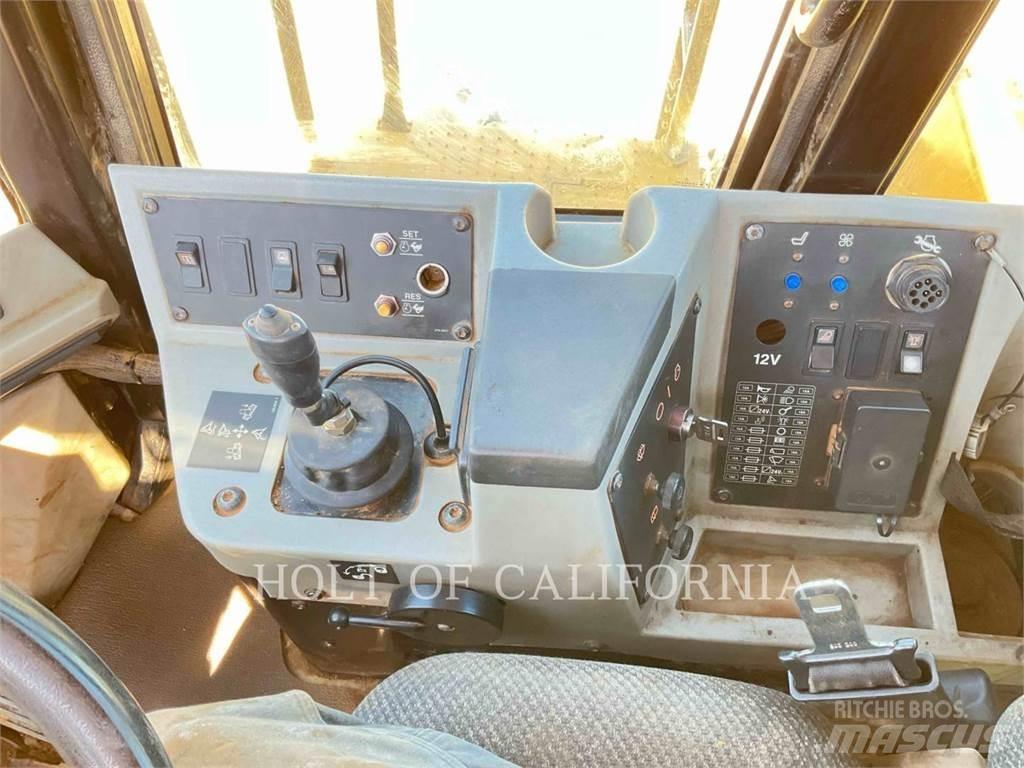 CAT 815F2 Zagęszczarki gruntu