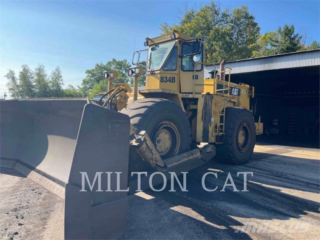 CAT 834B Spycharki kołowe