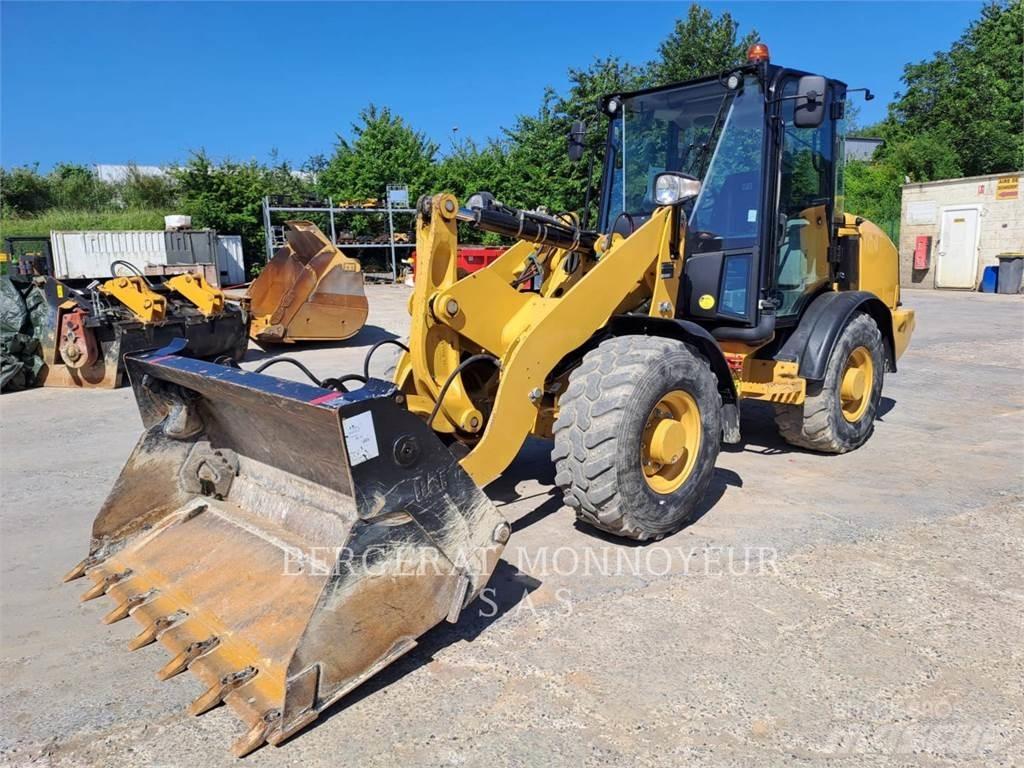 CAT 906M Ładowarki kołowe