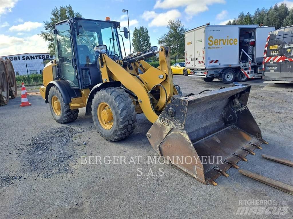 CAT 906M Ładowarki kołowe