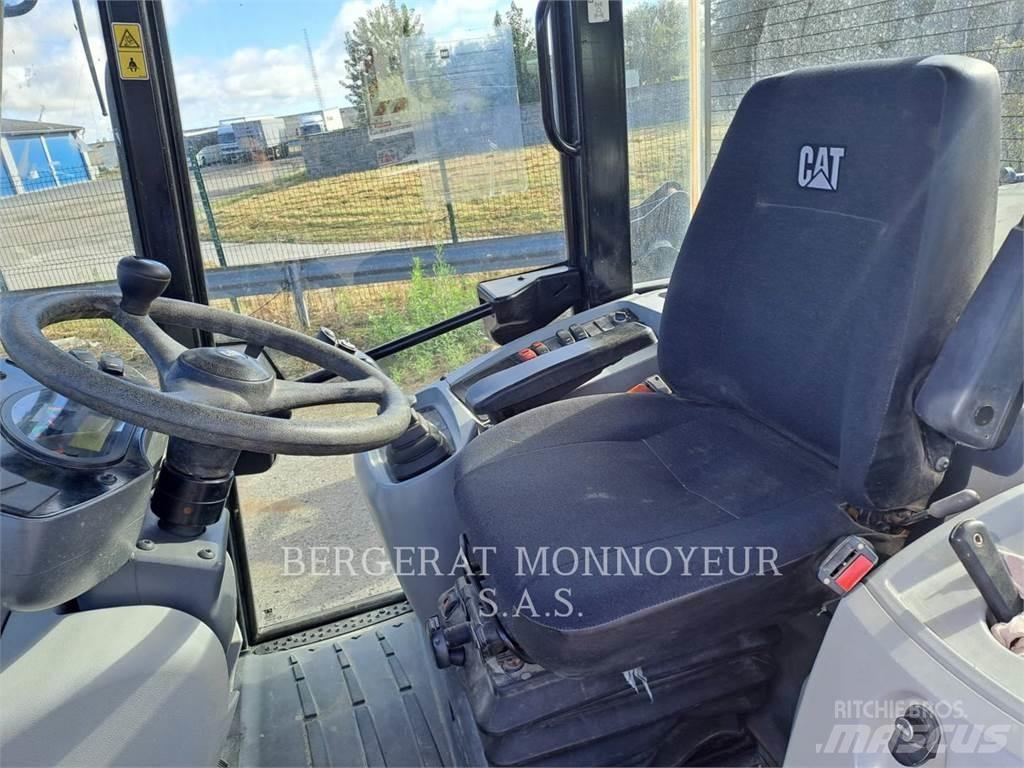 CAT 906M Ładowarki kołowe