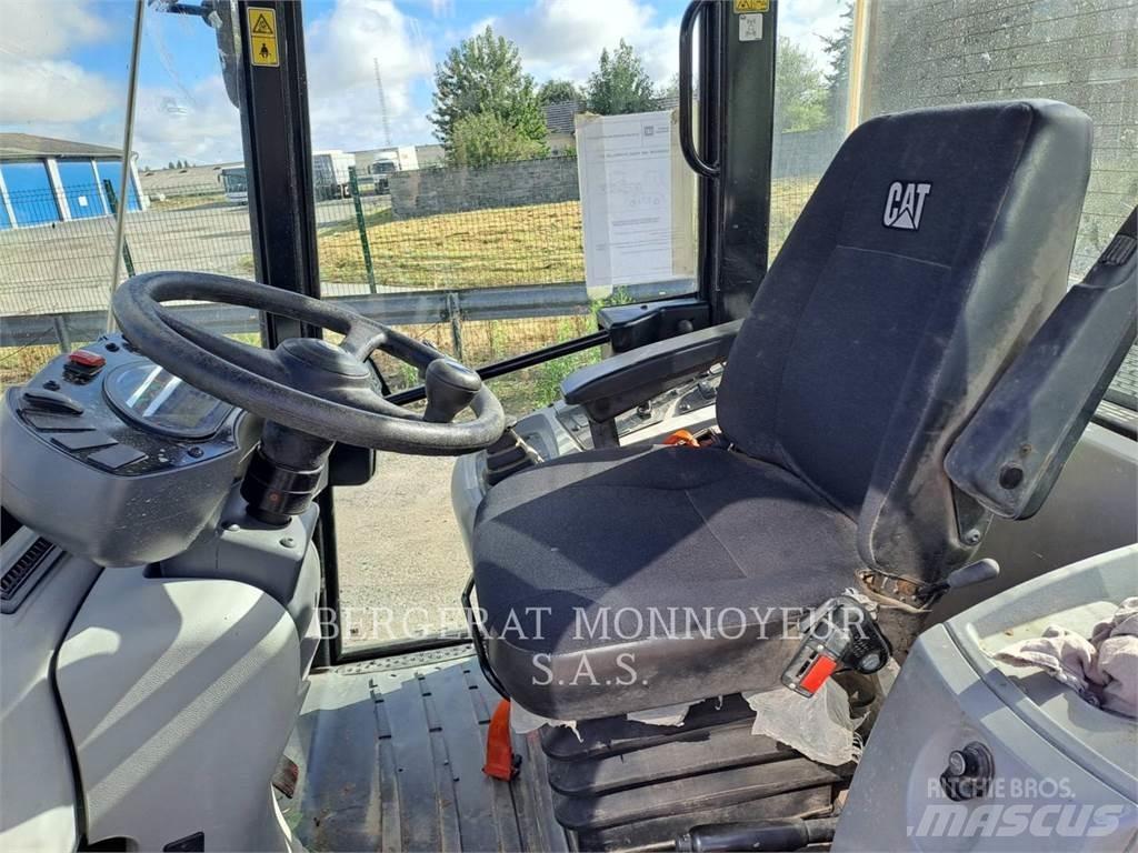 CAT 906M Ładowarki kołowe