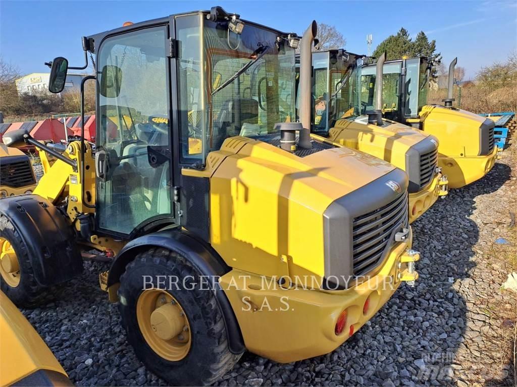 CAT 906M Ładowarki kołowe