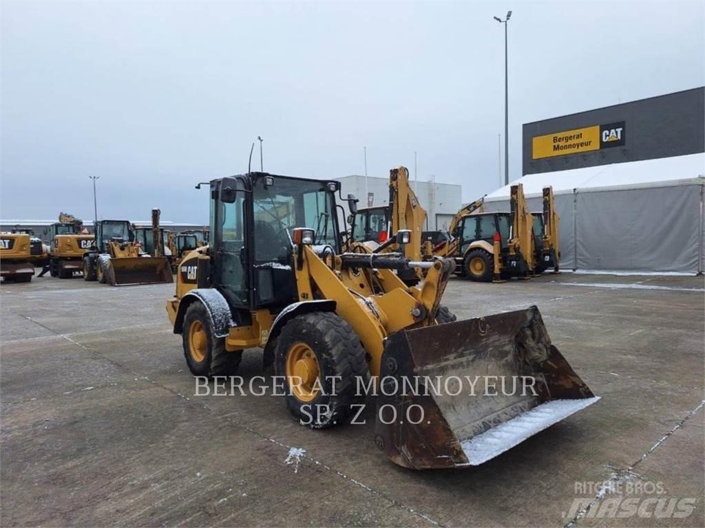 CAT 906M Ładowarki kołowe