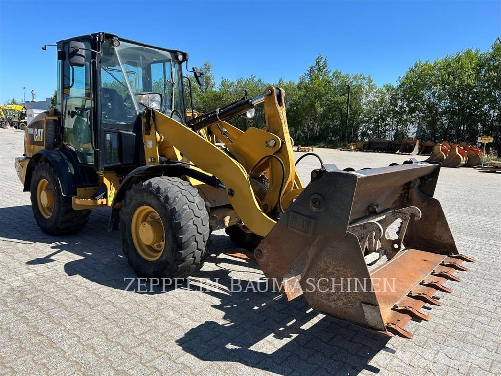 CAT 906M Ładowarki kołowe