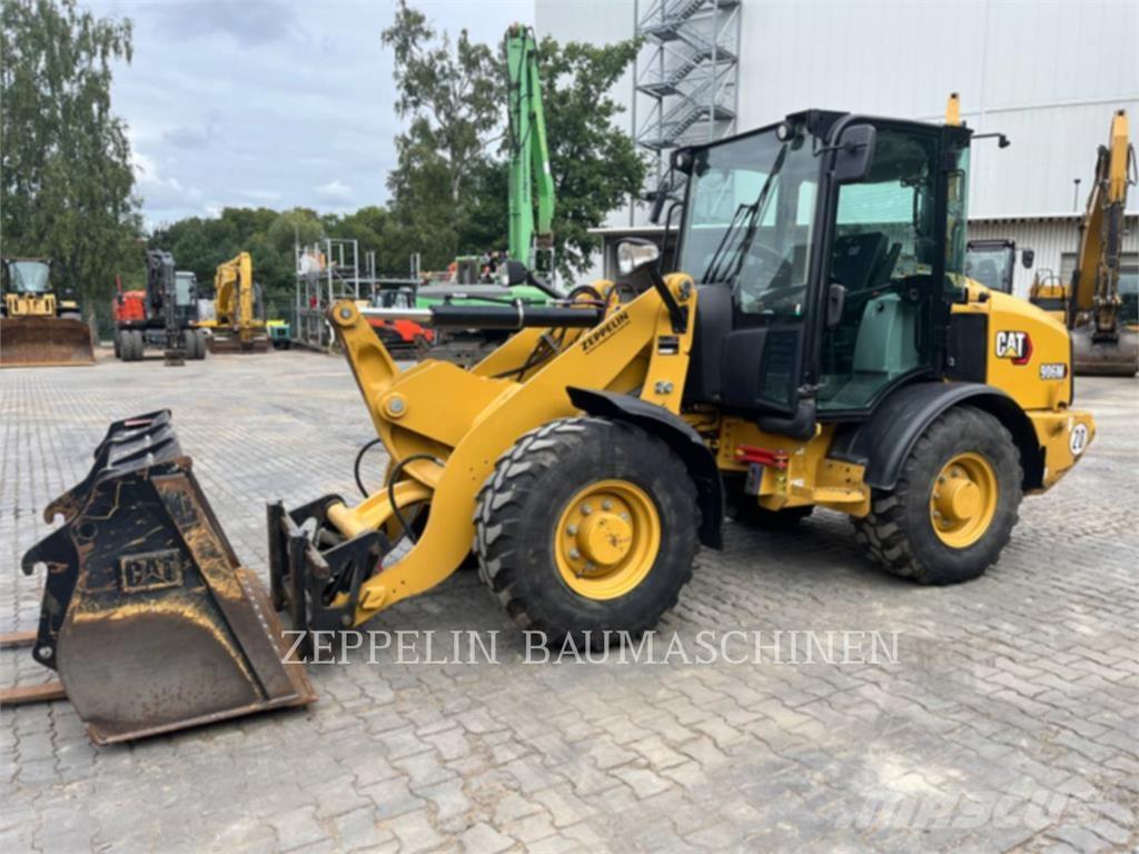 CAT 906M Ładowarki kołowe