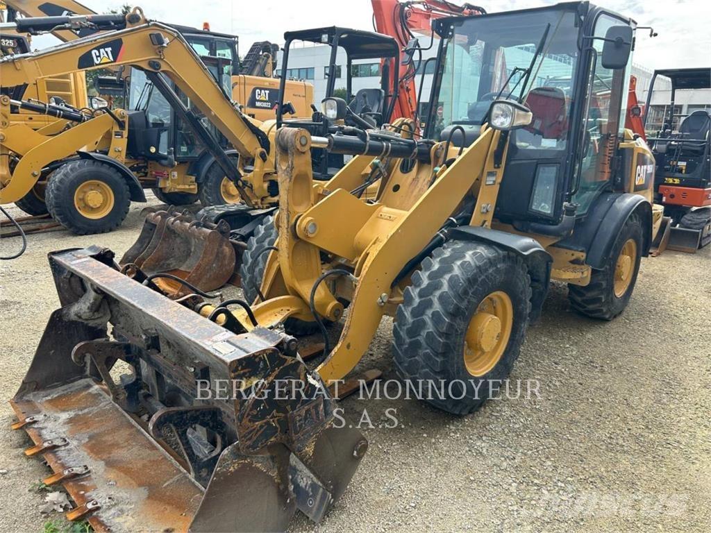 CAT 906M Ładowarki kołowe