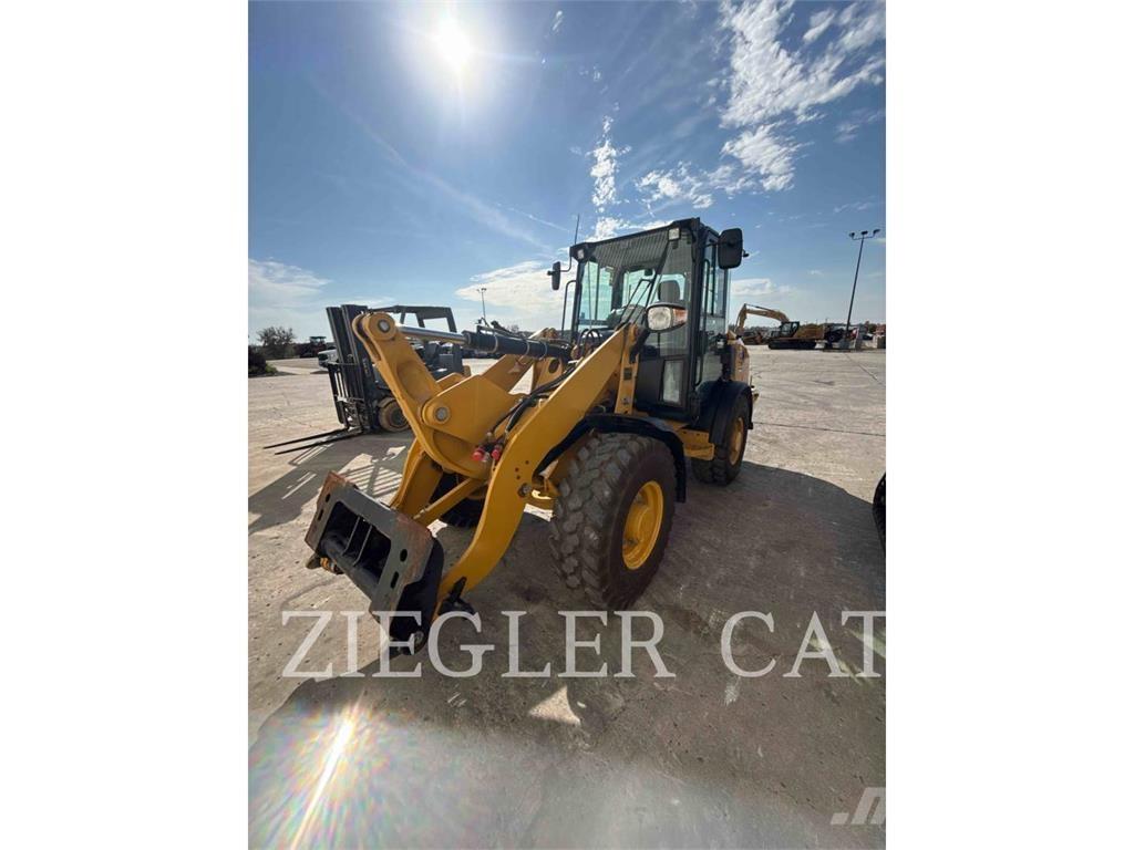 CAT 906M Ładowarki kołowe