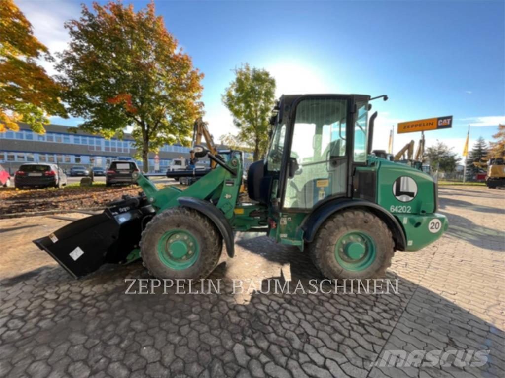 CAT 906M Ładowarki kołowe