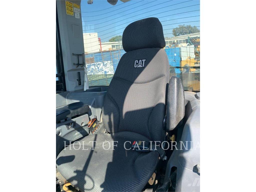 CAT 907 Ładowarki kołowe