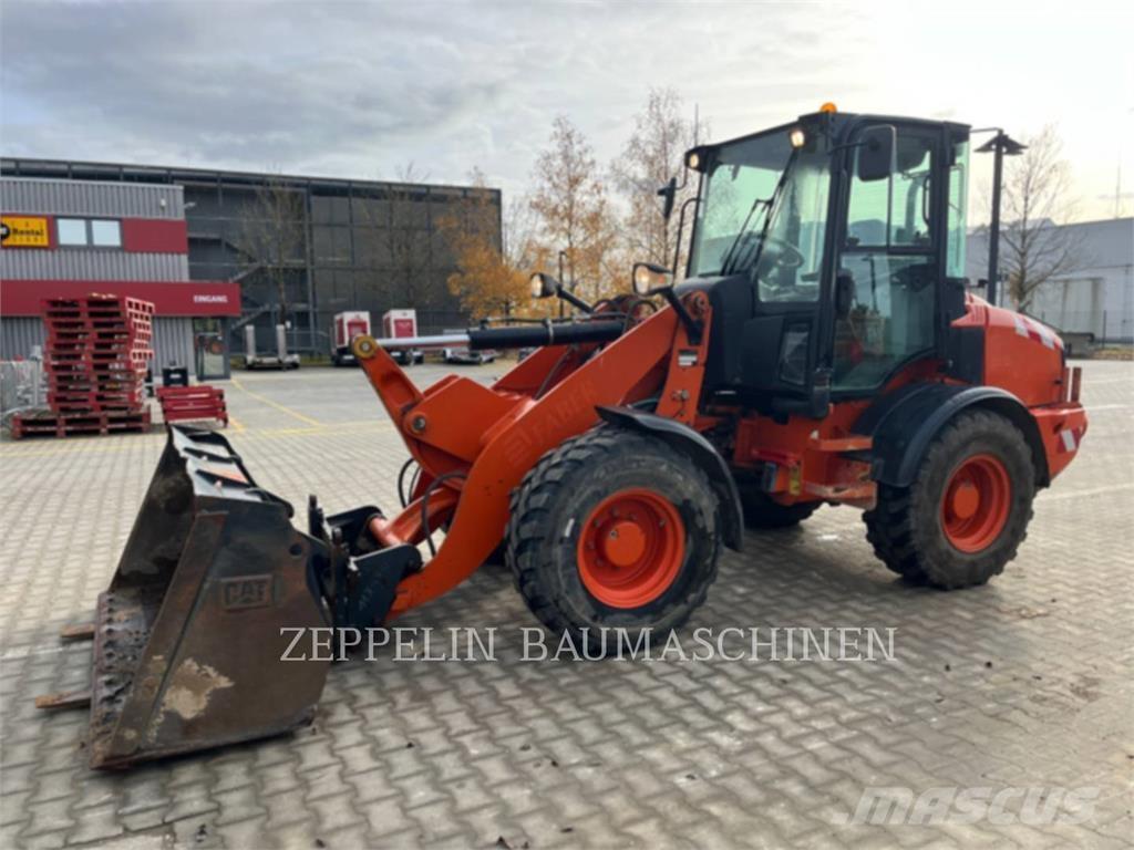 CAT 908H Ładowarki kołowe